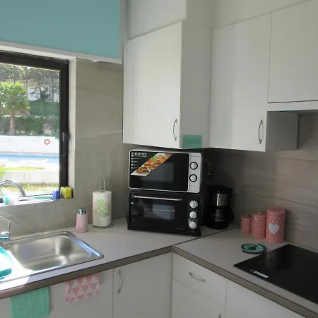 Spacious Comfort 1 Bedroom With Pool 300m From The